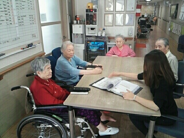 센터 이미지