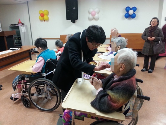 센터 이미지