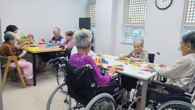 센터 이미지